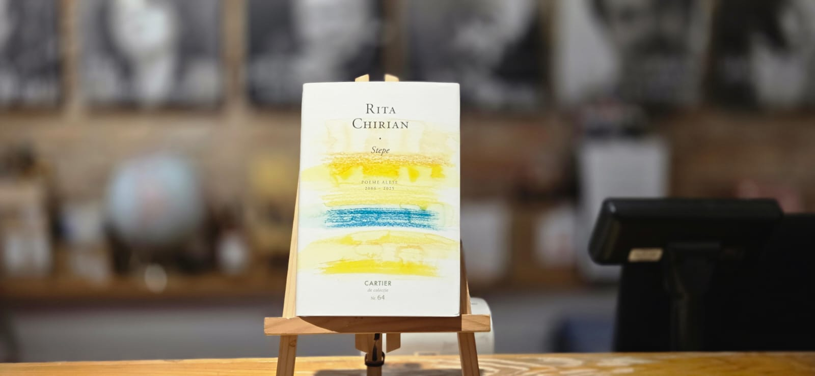 Rita Chirian la lansarea volumului său de poezii „Stepe”