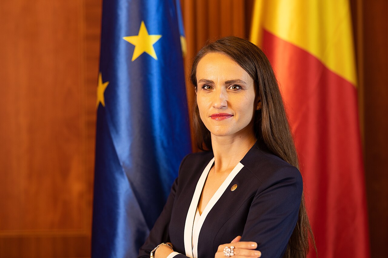 Oana Toiu, Ministrul Afacerilor Externe al României, într-o discuție despre manipulare media.