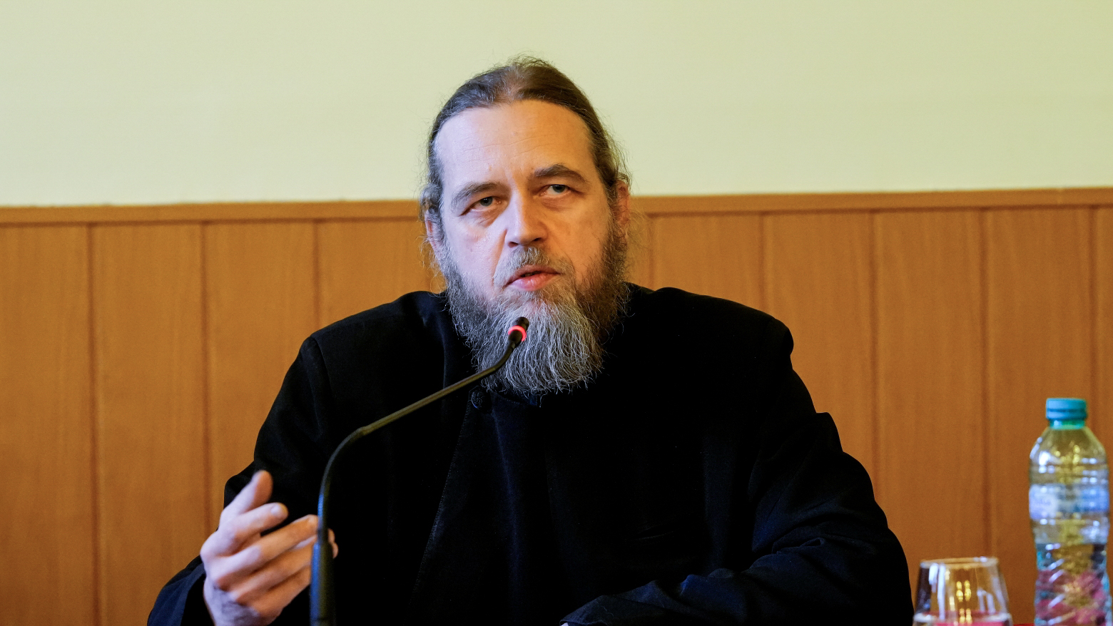 Publicul atent la mesajul despre sensul profund al A-casă