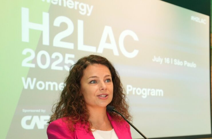 Un an într-un camion, o viață între continente: povestea unei sibience de succes