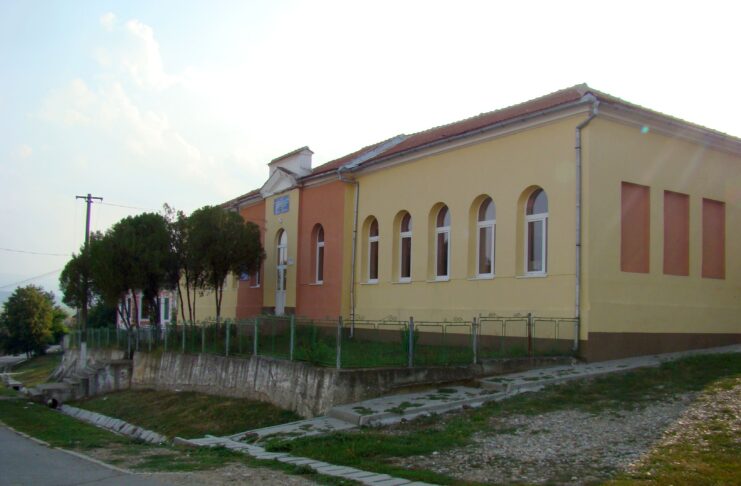 Investiții în educație și energie verde la Ludoș. Școala din comună se apropie de modelul SMART