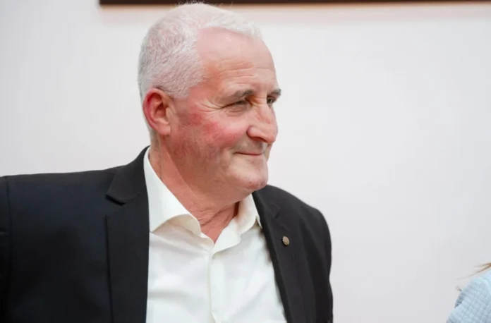 Vechea clădire a dispensarului din Tilișca, care necesită reparații și modernizare urgentă