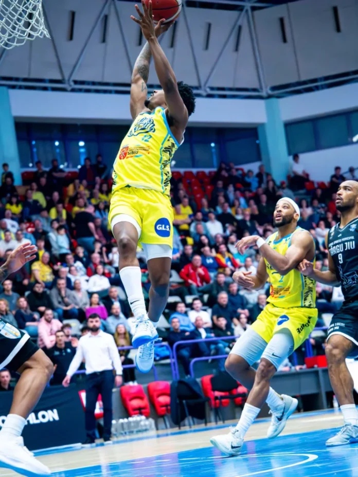 CSU Sibiu în acțiune în meciul de Liga Națională de Baschet