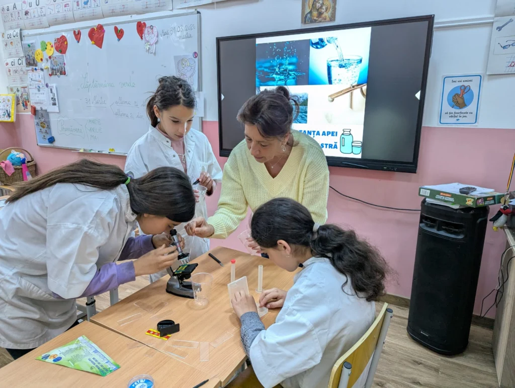 182 Crearea unui panou informativ despre sănătatea mediului în Săptămâna Verde