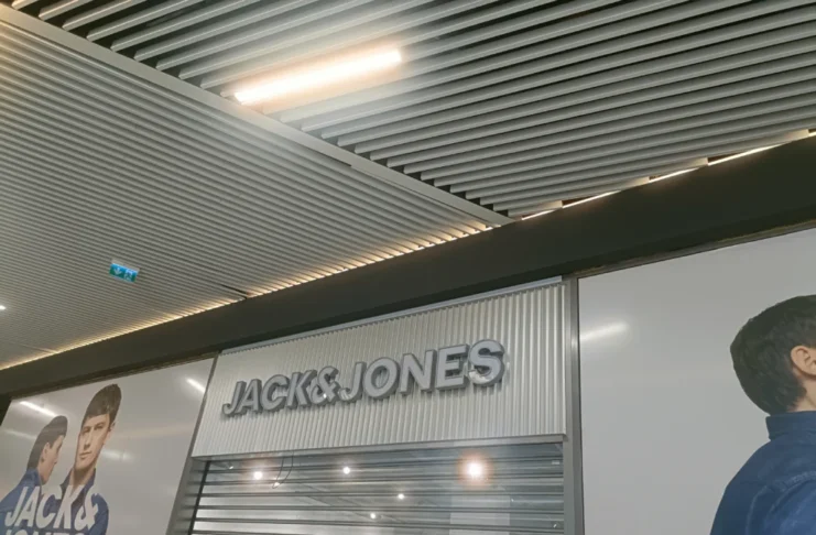 Jack & Jones a deschis la Sibiu primul său magazin fizic din România