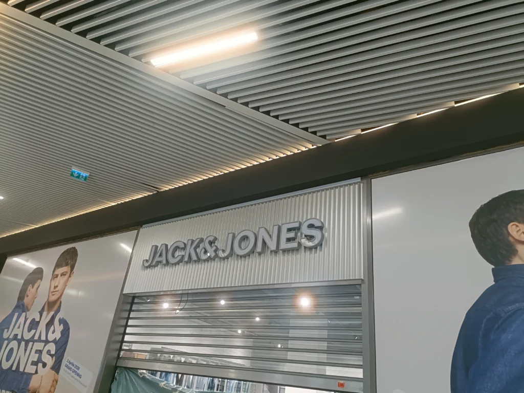 IMG20260330130132 Magazinul fizic Jack & Jones deschis în Sibiu, primul din România