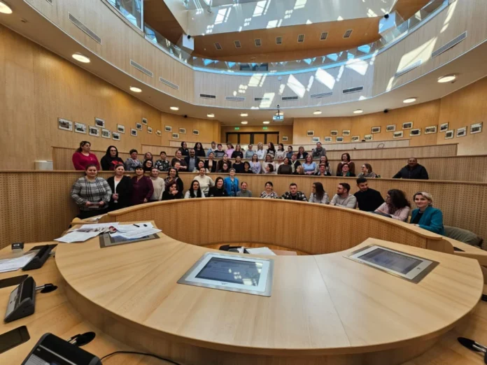 Ședință lunară a echipei de asistență medicală comunitară cu mediatorii sanitari