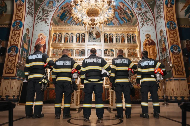 Mesajul pompierilor în prag de Înviere: „Noi suntem la datorie, iar în această noapte Sfântă vom veghea pentru liniștea tuturor!”