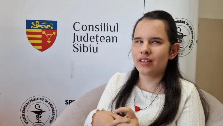 Reluarea podcasturilor Spitalului de Psihiatrie Sibiu: Povestea Alexandrei, adolescenta care „vede” prin muzică