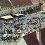 Calin Popescu-Tariceanu la startul Sibiu Classic Rally cu un autovehicul clasic