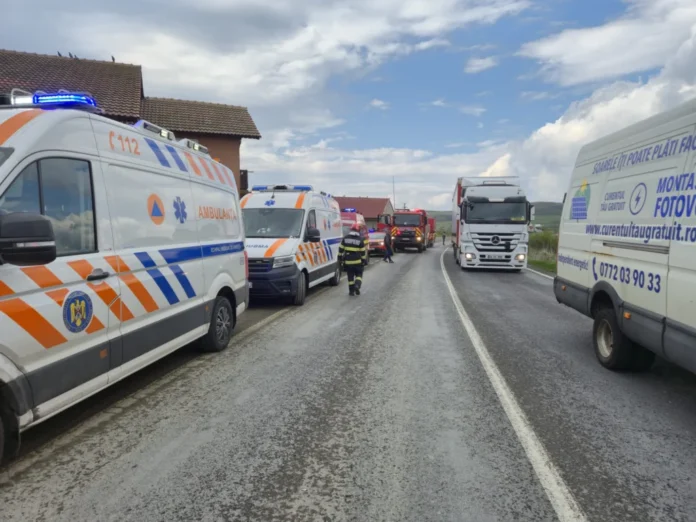 Mașină avariată după accidentul din localitatea Boița