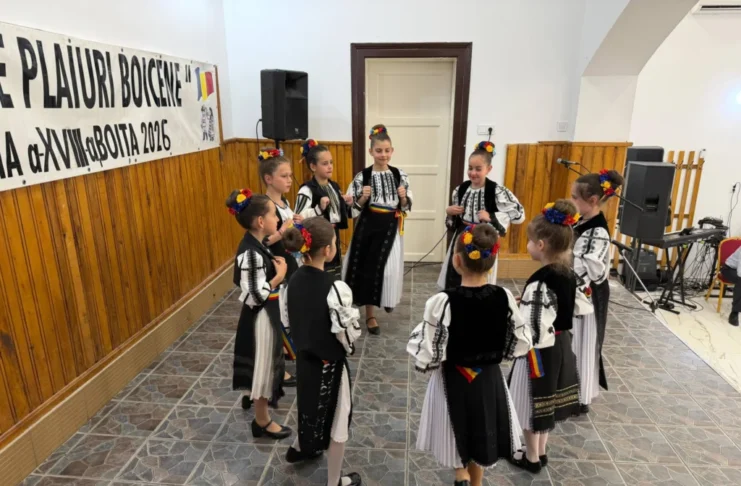 Festivalul „Mândre Plaiuri Boicene” a adus la Boița sute de copii din toată țara, la ediția care a marcat 18 ani de tradiție