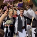 Cununie ca în povești în familia „Junii Sibiului”: tradiția a transformat ceremonia într-o adevărată sărbătoare