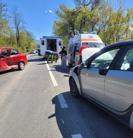Accident în Tălmaciu: Două femei au ajuns la spital!