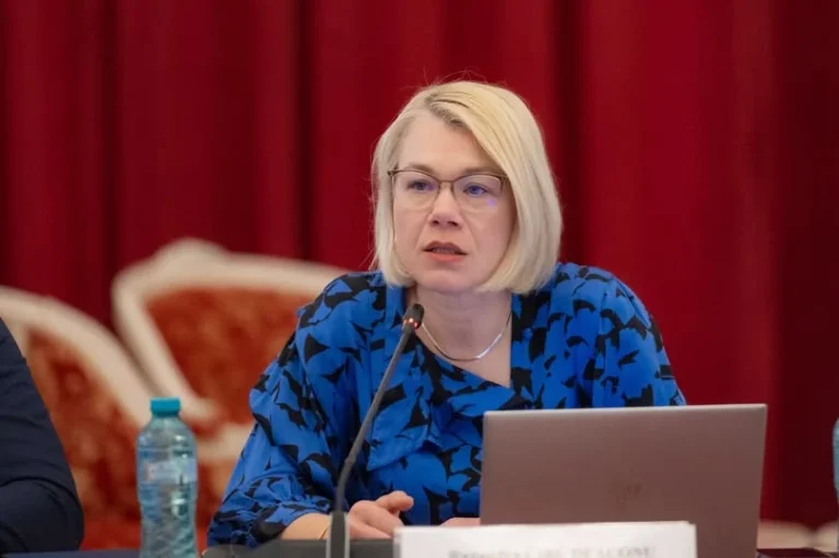 Proiect de lege depus de senatoarea USR, Ruxandra Cibu Deaconu: drept la intimitate și sprijin în timpul nașterii