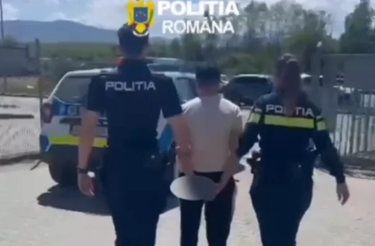 O femeie din Rășinari a fost reținută de polițiști după ce a furat dintr-un imobil!