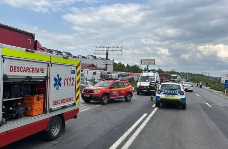 Accident rutier pe DN 1, în Cristian: O mașină s-a răsturnat în afara părții carosabile!
