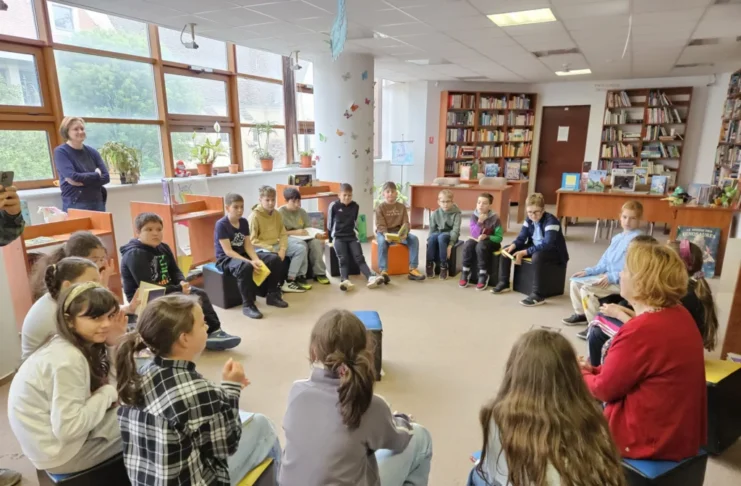 „Fabrica de povești” a transformat lectura într-o aventură pentru copiii din Sibiu