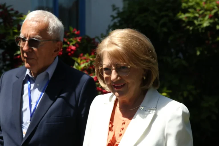 Primarul Sibiului Astrid Fodor a anunțat că vrea să îi acorde titlul de cetățean de onoare lui Ioan Deac, Președintele Consiliului de Administrație al Compa Sibiu
