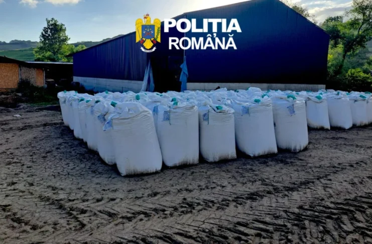 Polițiștii sibieni au descoperit peste 90 de saci cu îngrășăminte chimice depozitați necorespunzător la o fermă din Ațel!