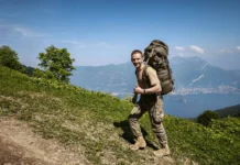 Performanță a unui student de la Academia Forțelor Terestre „Nicolae Bălcescu” din Sibiu la competiția internațională Italian Raid Commando – Trofeo „Ministro della Difesa”, din Italia Student din Academia Forțelor Terestre Sibiu în acțiune la concursul Italian Raid Commando