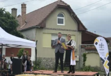 Festivalul „Gusturi și Tradiții din Săliște” a adus comunitatea împreună la Săcel Finalul festivalului cu comunitatea împreună, celebrand tradițiile sălăștene la Săcel