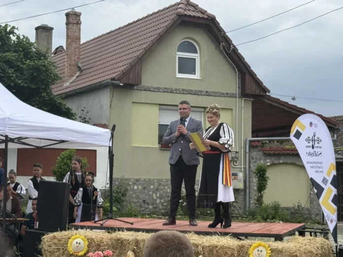 1810 Finalul festivalului cu comunitatea împreună, celebrand tradițiile sălăștene la Săcel