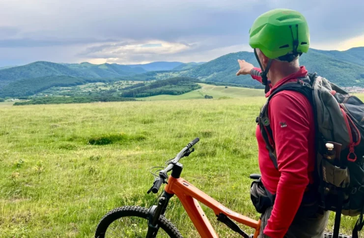 Ture cu biciclete electrice pe potecile munților, în programul „Anii Drumeției”