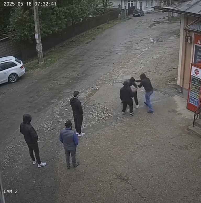 Doi bărbați, condamnați de Judecătoria Sibiu după o bătaie în stradă. Victima și-a retras plângerea după ce a primit 3.000 de euro