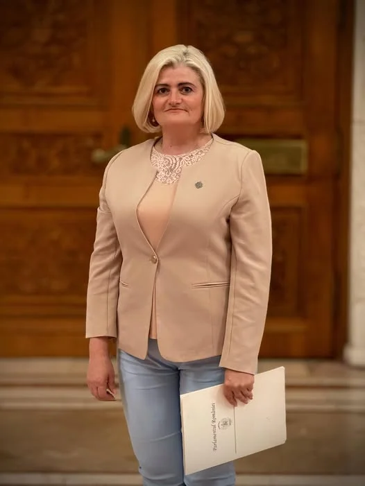 Senatoarea AUR Luminița Păucean Fernandes: „Fenomenul mamelor minore este rezultatul a 36 de ani de eșec al statului român”