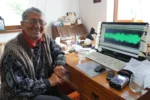 A căutat aurul în mină, dar l-a găsit în oameni. Povestea lui Ioan Vulcan, jurnalistul care la 91 de ani încă adună povești