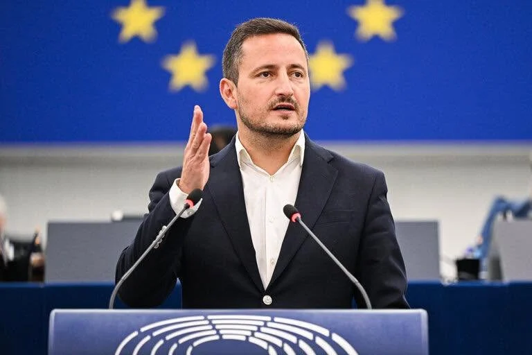 Dezbatere despre siguranța online organizată la Sibiu de Biroul Europarlamentarului Nicu Ștefănuță