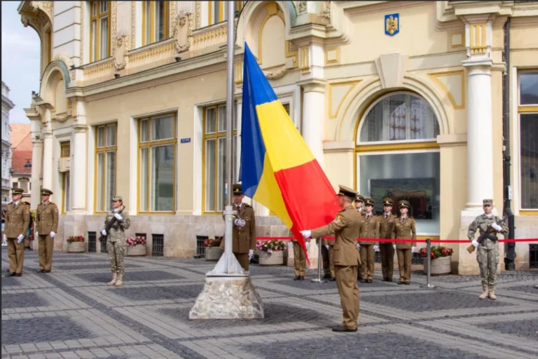 Sibiul sărbătorește Ziua Drapelului Național prin ceremonii militare și religioase
