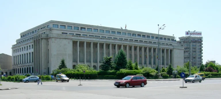 EDITORIAL: România amână guvernul, iar nota de plată ajunge în teritoriu