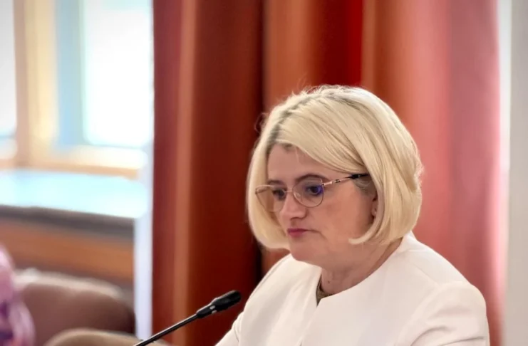 Senatoarea AUR, Luminița Păucean-Fernandes, anunță patru întrebări către Guvern și susține campania partidului din timpul vacanței parlamentare