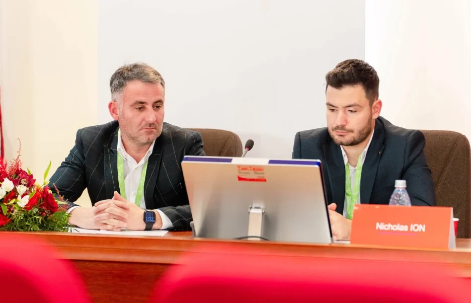 Medicul ortoped Diconi Alexandru-Florin în timpul unei consultații la Spitalul Clinic Județean de Urgență Sibiu