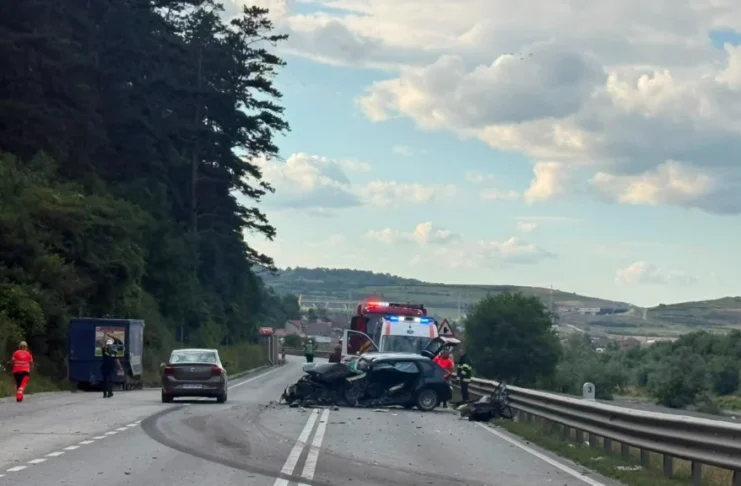 Accident pe DN 7, la ieșirea din Boița: Un bărbat de 68 de a fost transportat la spital!