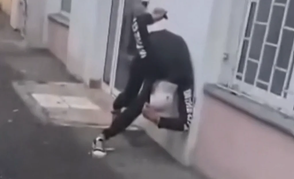 Scenă tulburătoare cu potențial consum de fentanil filmată pe străzile din Sibiu