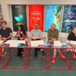 Actori în moment dramatic în piesa de teatru „Școala nevestelor” de la Radu Stanca
