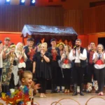 Moment final al spectacolului folcloric La hanul din inima țării