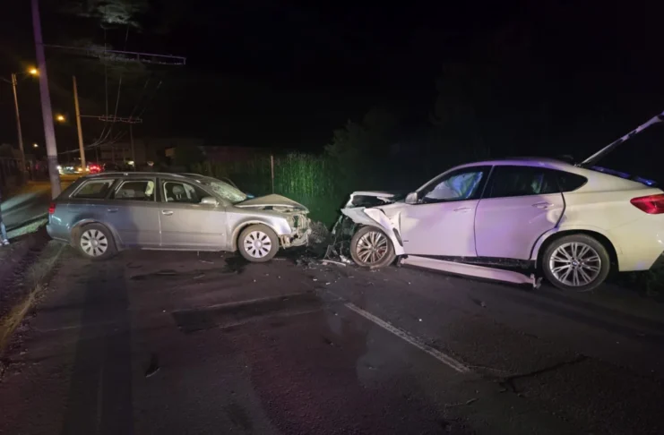 Accident pe strada Moșnei din Mediaș. Doi șoferi au ajuns la spital, iar traficul a fost blocat