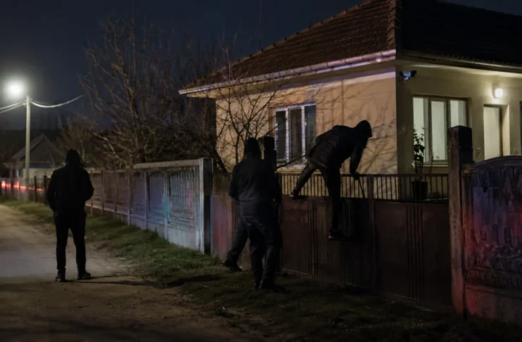 Condamnat la 16 ani pentru omor, se întoarce după gratii în urma unei tâlhării comise în grup