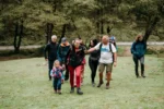 Drumeție pentru familii în Munții Cindrel. Traseu de 7–8 ore, prin Poiana Trandafirilor și Vârful Măgura