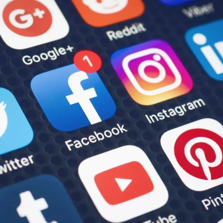 Luna viitoare va avea loc un atelier de social media la Avrig!