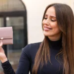 Portofele de damă din piele elegantă pentru stilul office și casual