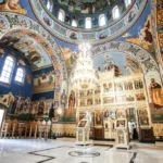 Tradiționalele icioane și decorări florale de Sfânta Maria Mare în satul Șelimbăr