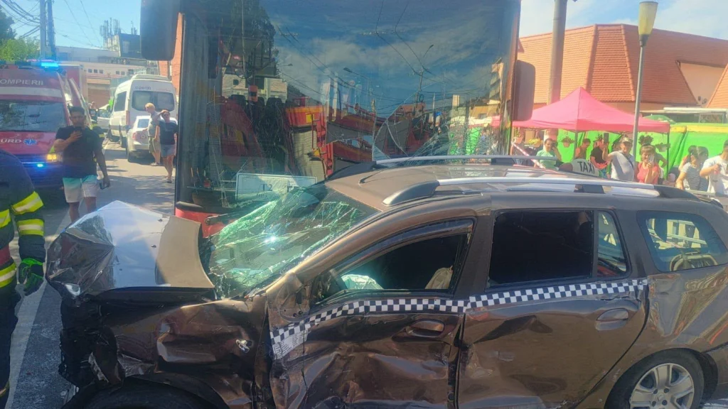 Șoferul autobuzului implicat în gravul accident rutier din Mediaș cu 12 mașini, reținut de poliție