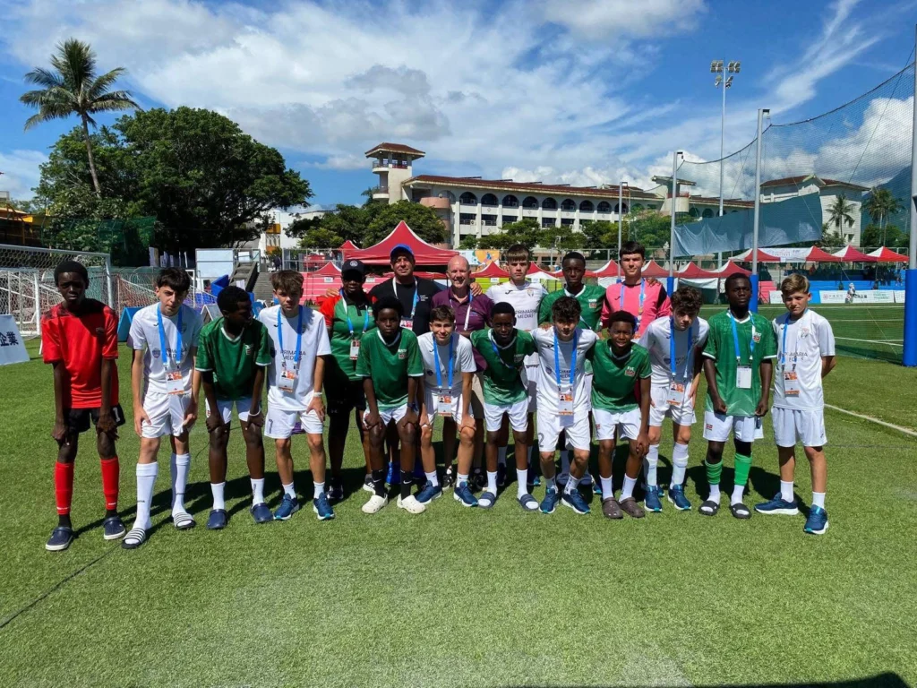 Echipa de fotbal din Mediaș sărbătorește calificarea la Jocurile Internaționale ale Copiilor din Taiwan