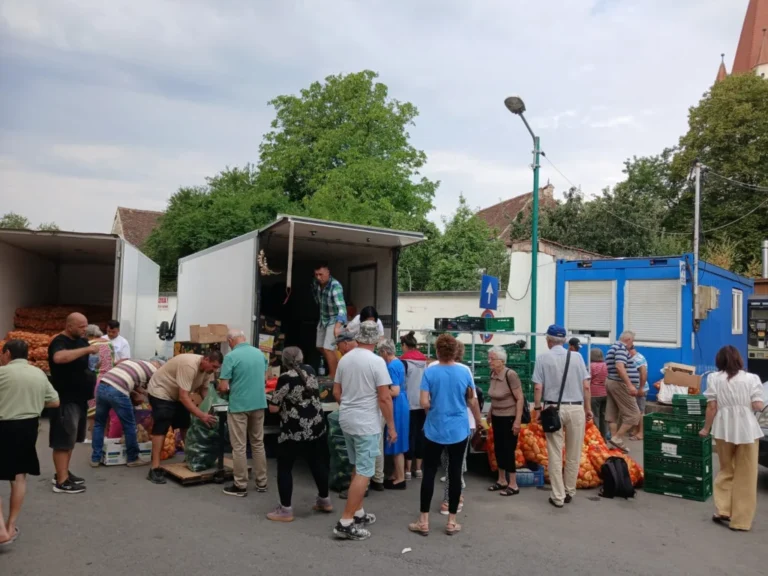 Producătorii din Oltenia revin sâmbătă în Grădina Mare din Cisnădie. Legume și fructe la prețuri mici