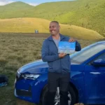 Dumitru Prode la unul dintre cele 13 vârfuri de peste 2500 de metri din România, în timpul expediției „Anii Drumeției”.